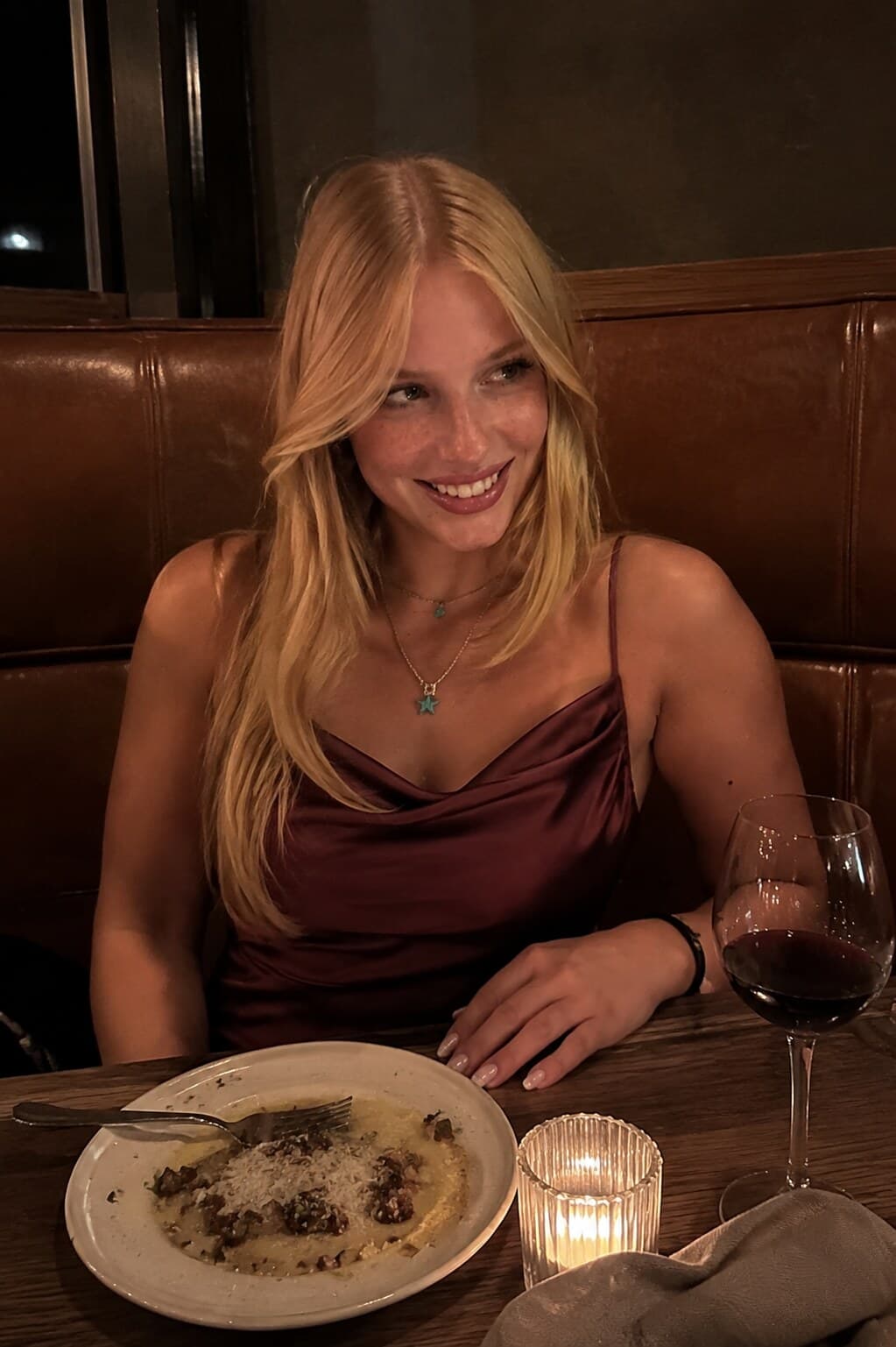 Eating Out at Night example shot