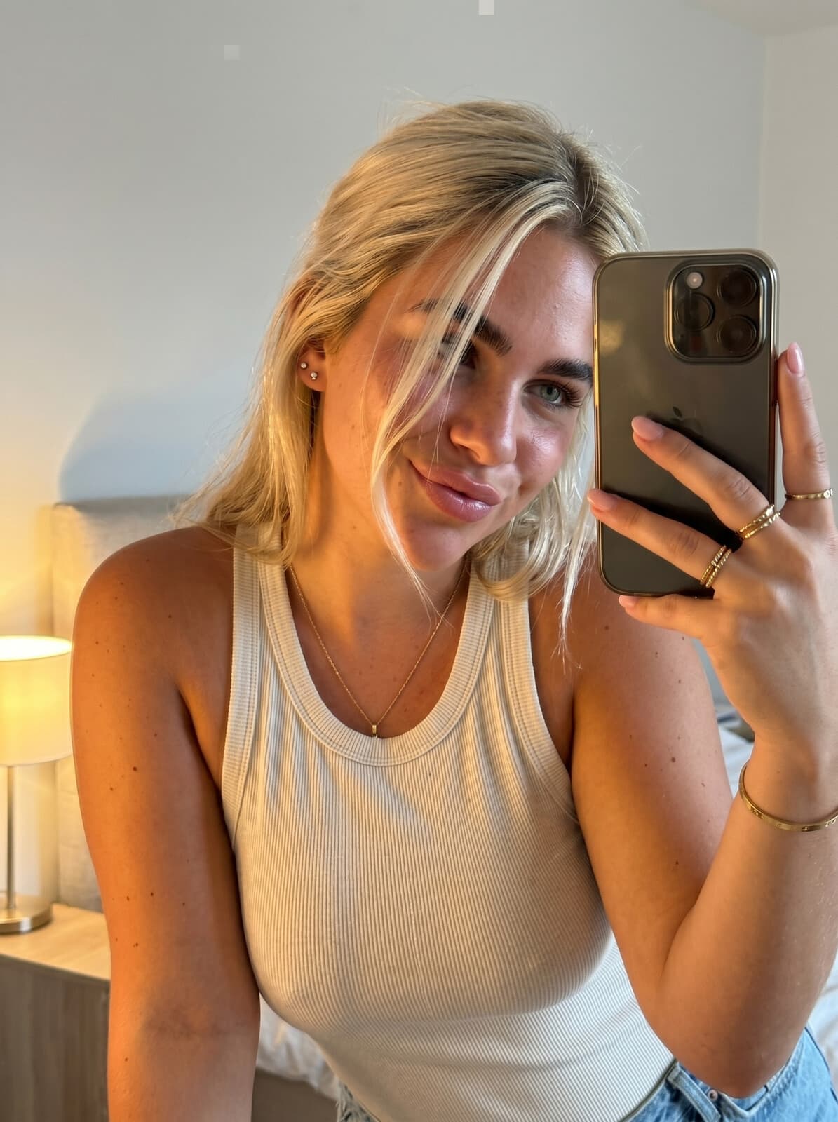 Example shot: Olivia
