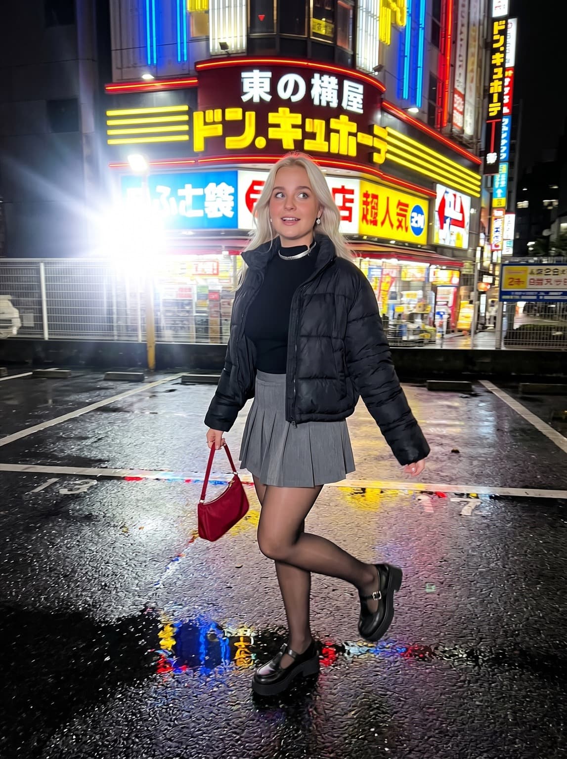 Neon Parking-Lot Paparazzi: 12 Neon Parkinglot Paparazzi 002 (Chloe)